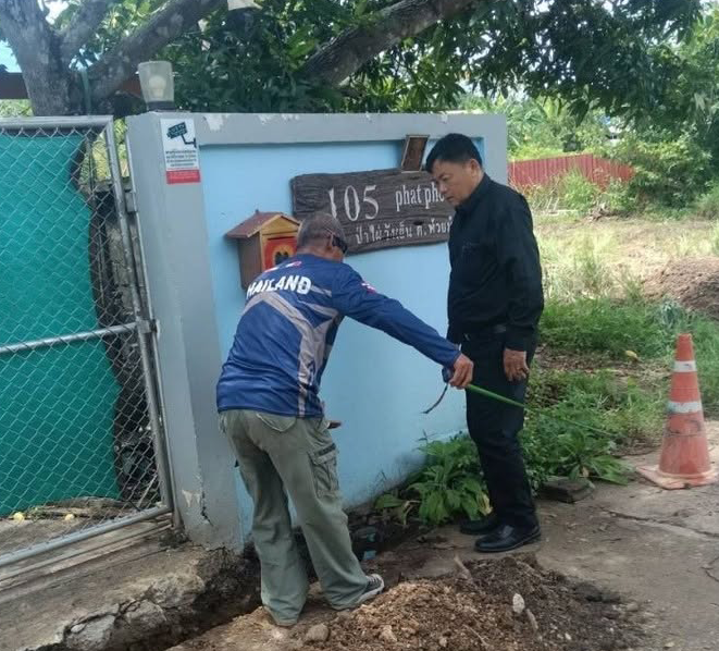 ลงออกสำรวจพื้นที่โครงการก่อสร้างรางระบายน้ำหมู่ 1 